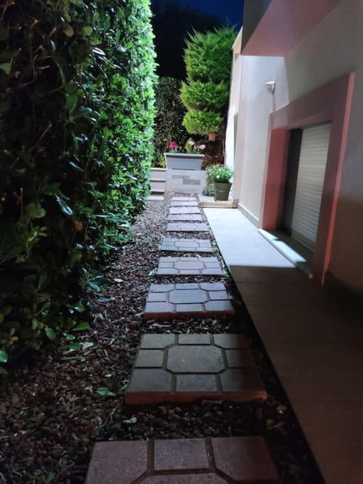 Ebony And Ivory Suites Dhrosiá Exterior foto
