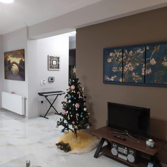 Ebony And Ivory Suites Dhrosiá Exterior foto